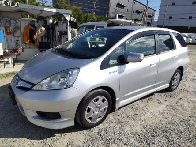 4366 Honda Fit shuttle GP2 2012 г. (LUM Fukuoka Nyusatsu)